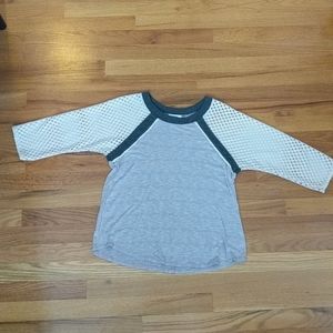 3/4 sleeve thin shirt with mesh arms
